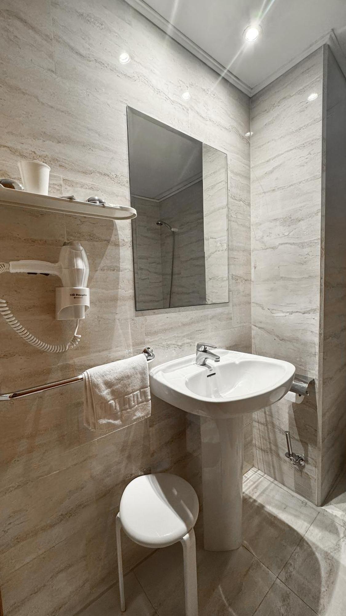 Hotel Primavera Бенидорм Екстериор снимка
